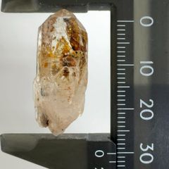 【E30673】  新産地！ 石油入り水晶 オイルインクォーツ 水晶 蛍光鉱物 水晶