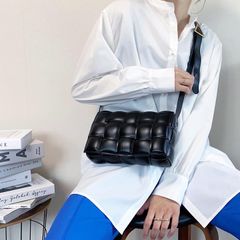 編み込みショルダーバッグ　バッグ  ショルダーバッグ　韓国ファッション