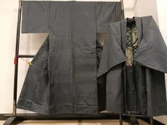 平和屋着物■極上　男性　本場大島紬　アンサンブル・長襦袢セット　格子柄　井田哲則作　やまと誂製　証紙付き　逸品　未使用　CYAA3704s5 2025年最新】着物 大島紬 アンサンブルの人気アイテム - メルカリ