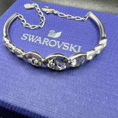 SWAROVSKI スワロフスキー ブレスレット Nouda バングル ハート 9連