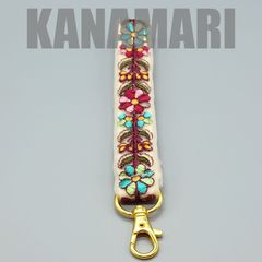 [087-2]インド刺繍リボンのスマホ用ハンドストラップ（白系、金具：ゴールド系）、ハンドメイド