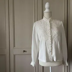 @ 花柄 総柄 レース レトロ ヴィンテージ 刺繍 ブラウス シャツ トップス ホワイト オフホワイト アイボリー 白 シロ　お呼ばれ　デート　オフィスカジュアル　食事会　可愛い　お出かけ　上品