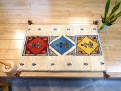 ペルシャ　ギャッベ　玄関マット　ラグ　93X63㎝　花　幾何学文様　赤　青　黄色　RJ14651