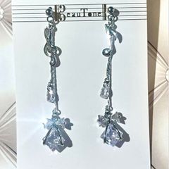 ト音記号と音符　ピアス　イヤリング　ジルコニア　プレゼント　リボン