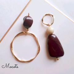 ボルドー × ゴールドツイストフープ アシンメトリー  ピアス/イヤリング