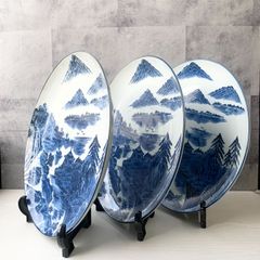 【加茂市のまだまだ使えるもの】有田焼 大皿 華山窯 3枚 三脚 セット 青 白 山水 焼き物 伝統工芸 皿立て 黒 8号