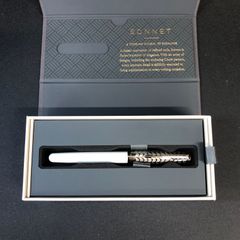 VISCONTI 万年筆 ディヴィーナ ロイヤル ローズパール 23kpd 細字