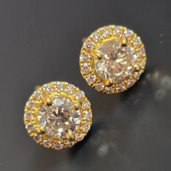 イエローゴールドのラウンドヘイロースタッドピアス K18 ダイアモンド0.30/0.12/0.30/0.12ct
