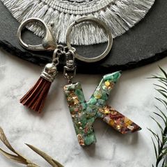 Safari green☆レジンイニシャルキーホルダー　K
