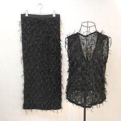 【美品】【新品タグ付き】 テチチ Te chichi ★デイリーから特別な日まで洗練された印象に★「Atelier Noir」ブラックコーデ フリンジチュールVネックベスト+フリンジチュールタイトロングスカート 【F】 フリーサイズ ブラック 黒
