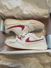 NIKE(ナイキ) ジョーダン コンフォート エラ M ー ホワイト：セール：ブラック：バーシティ レッド