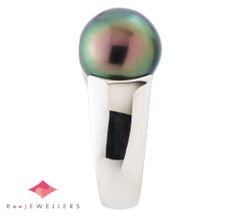 ブシュロン ANAIS 8.9-9.0mm 黒蝶真珠(南洋真珠)   イヤリング