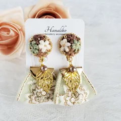 【No.IR02】インド刺繍リボンピアス/イヤリング|グリーン×ベージュの花刺繍×チュールレース|春の装いに|ナチュラルガーリー