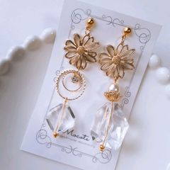 マーガレット クリアドロップ アシンメトリー ピアス/イヤリング
