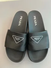 美品 PRADA プラダ ルームシューズ スリッパ サイズ8 ブラック ルームシューズ PRADA(プラダ) - 海外通販のBUYMA