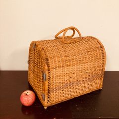 昭和レトロ　籐　ラタン　ペットキャリー（中）　味あり！たくさんお出かけされたんでしょうね