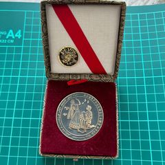 アイルトン・セナ 記念コイン 1992年 銀製 5ドル ケース付き - メルカリ