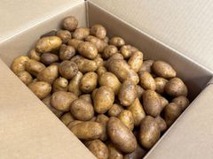 北海道産 じゃがいも メークイン Sサイズ 越冬 貯蔵 ほくほく 甘い 10kg