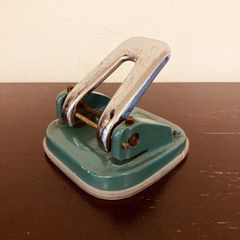 昭和レトロ　LION 2穴パンチ　サビサビだけど、サクサク穴あきます　深緑いろ