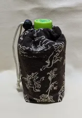鳥獣戯画 保冷ペットボトルカバー  こげ茶色  ハンドメイド 小さいサイズ