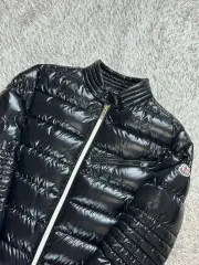 2025年最新】moncler berriatの人気アイテム - メルカリ