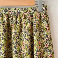☆タグ付き新品☆【 green label relaxingグリーンレーベルリラクシング　ユナイテッドアローズ】ホタニカル柄  シングルティアード　スカート サイズ36
