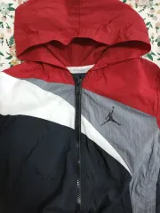 ナイキエアジョーダンキッズ 防風アップジャンパー ( 3 ー 4Y )