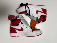 NIKE(ナイキ) エア ジョーダン 1 シカゴ OG ハイ スニーカー 新品