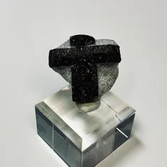 ロシア産スタウロライト（十字石） 【一点物】 原石 鉱物 天然石 パワーストーン (No.1652)