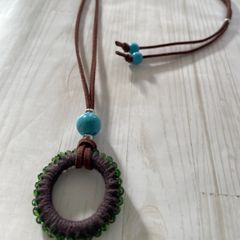 めがねホルダー　首掛けメガネホルダー　ネックレスペンダント　ブラウン　ハンドメイド