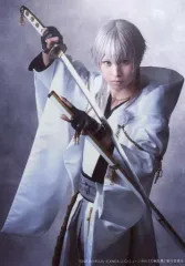 【中古】生写真(男性) 岡宮来夢(鶴丸国永)/キャラクターショット/写真集「ミュージカル刀剣乱舞 鶴丸国永 大倶利伽羅 双騎出陣 ～春風桃李巵～ 彩時記」公式通販4社先行予約期間限定特典ブロマイド