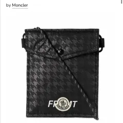 【極美品】モンクレール クレイググリーン メッセンジャーバッグ ブラック 2025年最新】MONCLER メッセンジャーバッグの人気アイテム