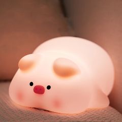 ナイトライト かわいい LED ランプ ブタ型 怠けブタ ぶた 豚 USB充電式 3段階調光【子供部屋 授乳 ライト 間接照明 おやすみライト 枕元 ライト 寝室用 出産祝い 誕生日 プレゼント 赤ちゃん 子供 ギフト】