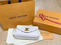 Louis Vuitton(ルイヴィトン) ニューウェーブ チェーンバッグ アイボリー