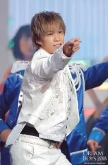 【中古】生写真(ジャニーズ) Kis-My-Ft2/千賀健永/ライブフォト・膝上・衣装白・右手指差し・体右向き・2Lサイズ/「DREAM BOYS 2018」ステージフォト 第1弾