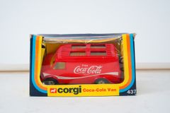 8.446 ▲ コーギー 437 シボレーバン コカ・コーラ ミニカー