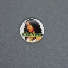 R&Bシンガー AALIYAH 缶バッジ ピンバッジ 音楽 ピンバッチ ミュージシャン 缶バッチ