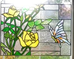 ステンドグラス 黄色い薔薇と蝶のパネル - メルカリShops