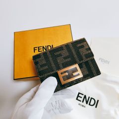 【新品未使用】FENDI バゲット マイクロ 三つ折り財布 ブラウン フェンディ
