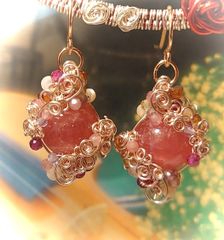 宝石質　透明なインカローズ(10mm)　ワイヤーアート・イヤリング
