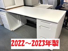 コクヨ製　iS　幅1400片袖机　デスク　ダイヤル錠　ホワイト　テーブル　オフィス　在宅　テレワーク　事務机　中古机