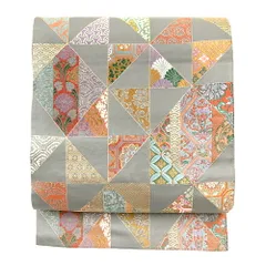 【中古】 袋帯 正絹 中古 リサイクル 仕立て上がり フォーマル 唐織 グレー 灰色 金糸 橙色 水色 紫 緑 白 市松 花 菊 牡丹 唐草 桜 花菱 亀甲 紗綾形 七宝 青海波 三角 No.6-0926