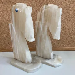 色蒔白磁レリーフプラチナ浅浮彫馬の像特注