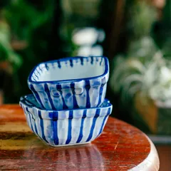 【涼風に そよぐ葉映す 青き縞】𖣔 オリジナル食器鉢・2個セット 𖣔 ストライプ・ブルー・ホワイト・浅鉢・3号・小型【美品 セット売り デスク テーブル 卓上 観葉 多肉 植物 青 白 ハンドメイド 陶器 磁器 インテリア 昭和 レトロ アンティーク】
