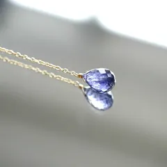 大粒アイオライトと淡水真珠のY字ネックレス　～Marliave