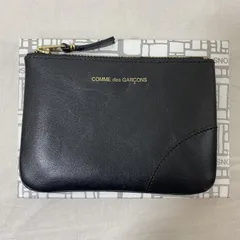 コムデギャルソン COMME DES GARCONS エンボス ロゴ ポーチ ZIPポーチ（小） | Wallet COMME des GARCONS (Women/Men