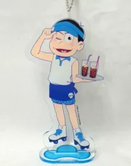 【中古】キーホルダー・マスコット(キャラクター) カラ松 スタンド付きビッグアクリルキーホルダー～アメリカンカフェver.～ 「セガコラボカフェ おそ松さん」