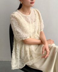 ［フォーマルにも］パフスリーブ 透け感トップス シアーシャツ 着痩せ ベージュブラウス トップスL チュール生地 Tシャツ お上品 高見え お呼ばれ 結婚式お呼ばれ 綺麗めカジュアル ママブラウス 通勤 ザラ イエナ
