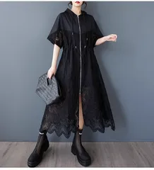 新品 2026新作 【希少！】モード系 プラスサイズ  新作  ゆったり  アイアムアイ コムデギャルソン イマココニ　ファッション  中空  フックフラワー  スプライシング  フード付き  ミディアム  ロング  気質ドレス