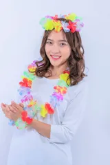 フラワーレイ花飾り３点セット フラダンス ハワイアン 余興 民族衣装 伝統衣装 パーティーグッズ 仮装 衣装 男女兼用 パーティー 変装 コスプレ お遊戯会